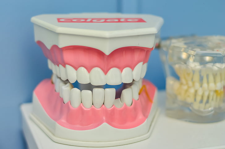 经常用牙线会让牙缝变宽吗